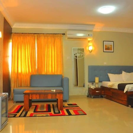 Royal Kaft Hotel Ikorodu Экстерьер фото